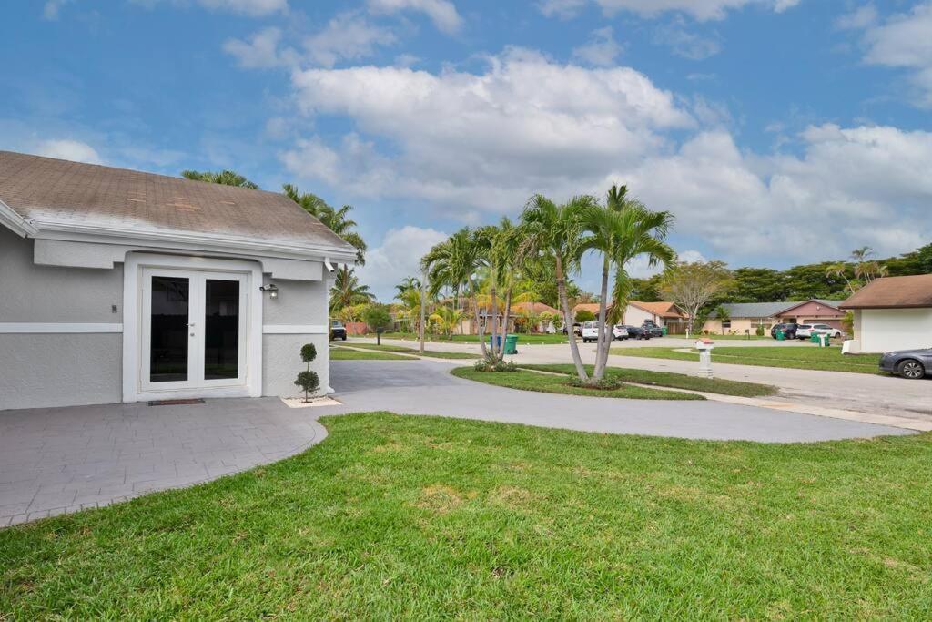 Spacious 4 Bedrooms, 2 Bathroom House With Pool Miramar Extérieur photo